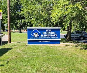 BCSC W.D. Richards Elementary: Custom School Main ID Sign